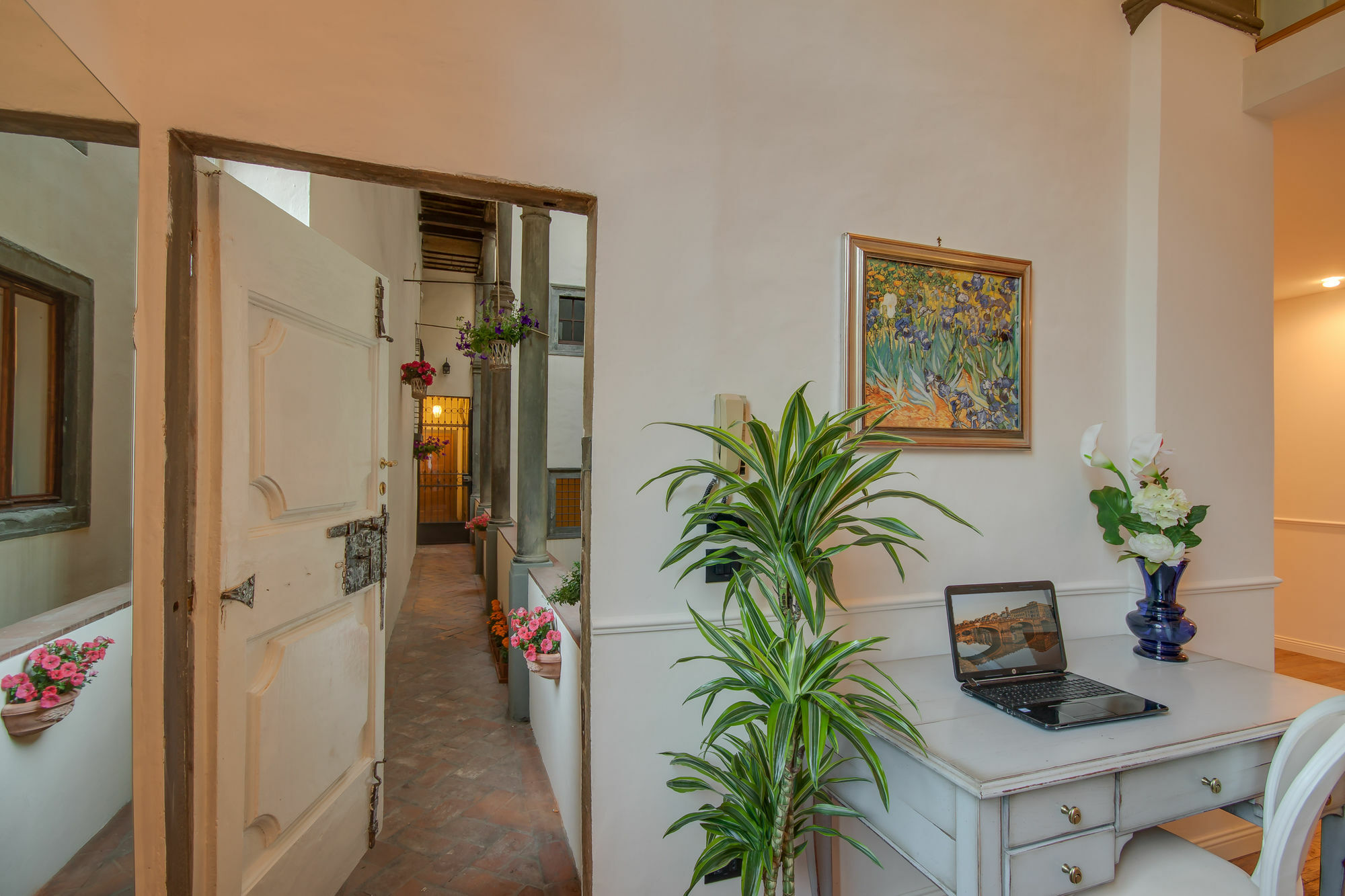 Residenza D'Epoca Borgo Albizi Hotel Florence Exterior photo